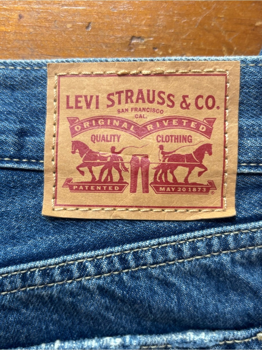 Levi's Low Pro Straight Jeans Medium Wash W26 100% Cotton Distressed - Picture 6 of 12